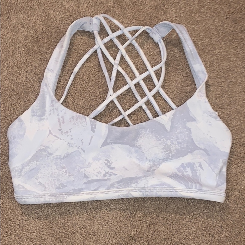 Lululemon Free To Be Wild Sports Bra Size 4